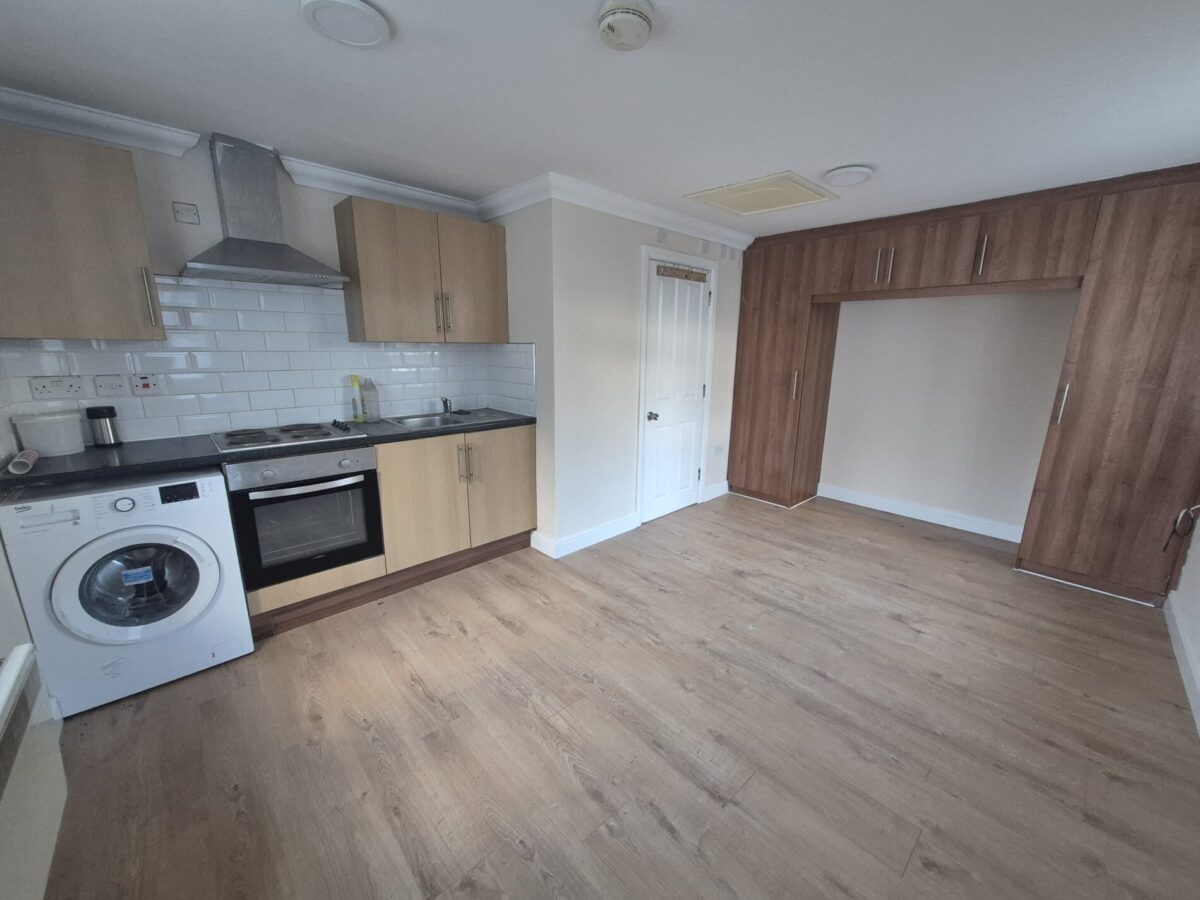 Bath Road, Harmondsworth, West Drayton, UB7