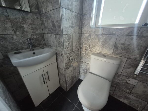 Bath Road, Harmondsworth, West Drayton, UB7