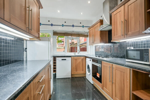 Bowes Road, Acton, W3