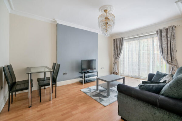 Bowes Road, Acton, W3