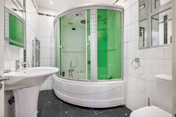 Bowes Road, Acton, W3