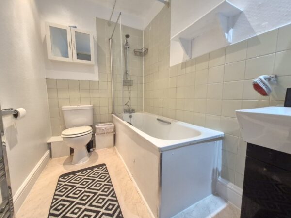 Wayside, LONDON, SW14