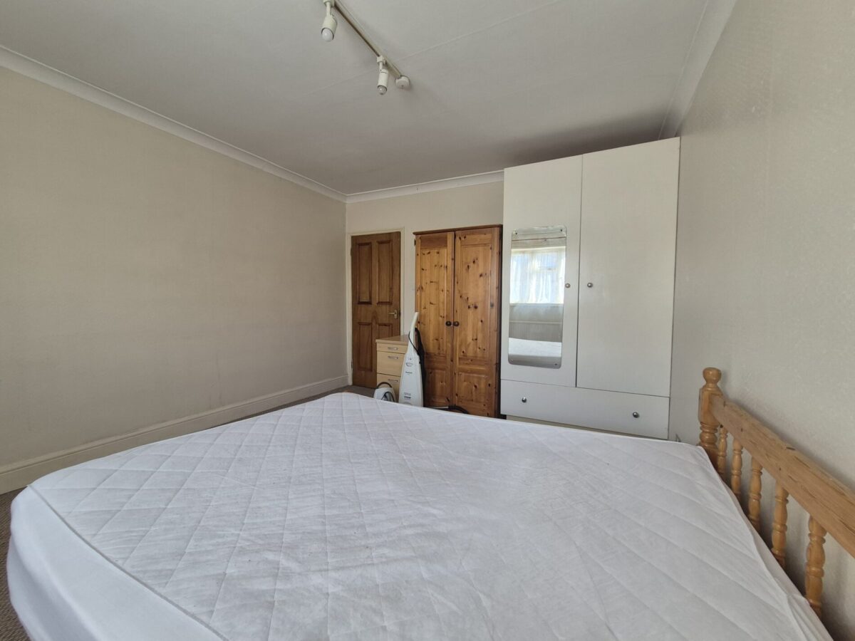 Wayside, LONDON, SW14