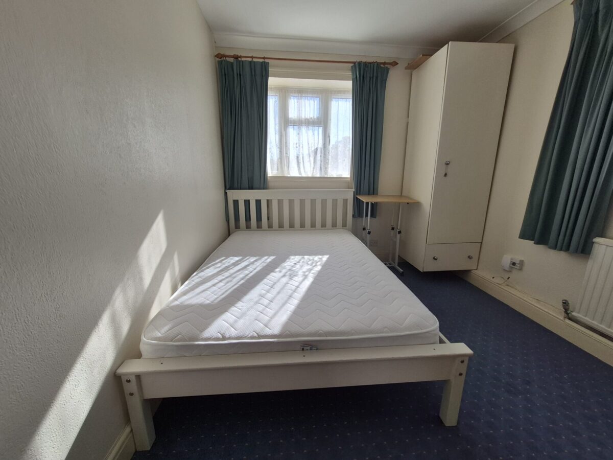 Wayside, LONDON, SW14