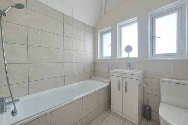 Clifford Avenue, London, SW14