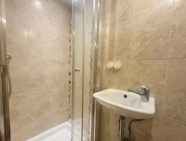 Gunnersbury Avenue, W5