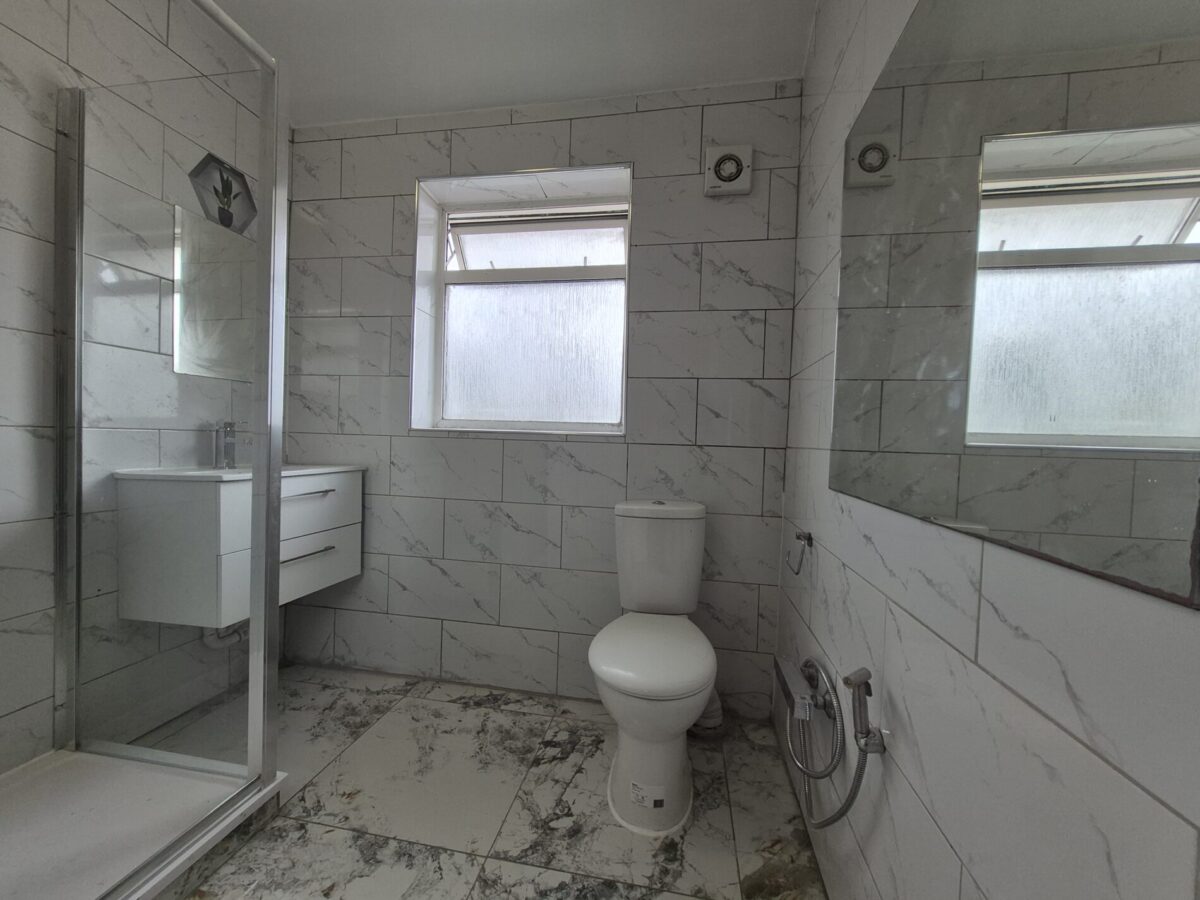 Lynmouth Gardens, Perivale, UB6