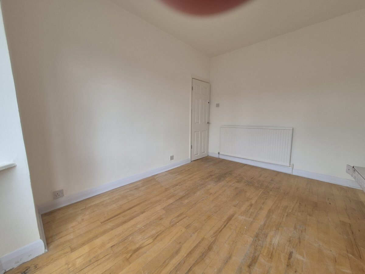 Lynmouth Gardens, Perivale, UB6