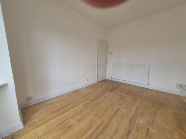 Lynmouth Gardens, Perivale, UB6