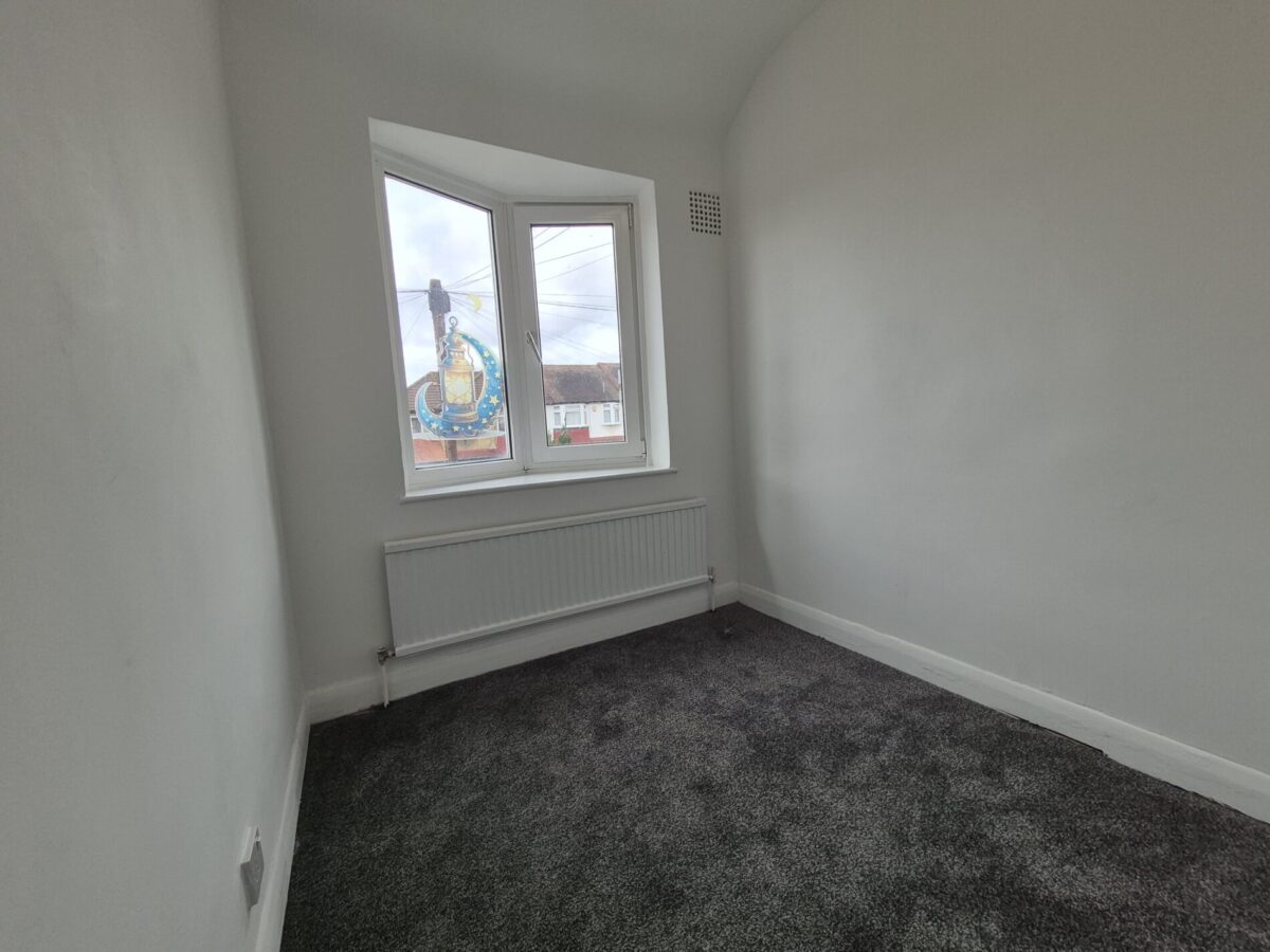 Lynmouth Gardens, Perivale, UB6