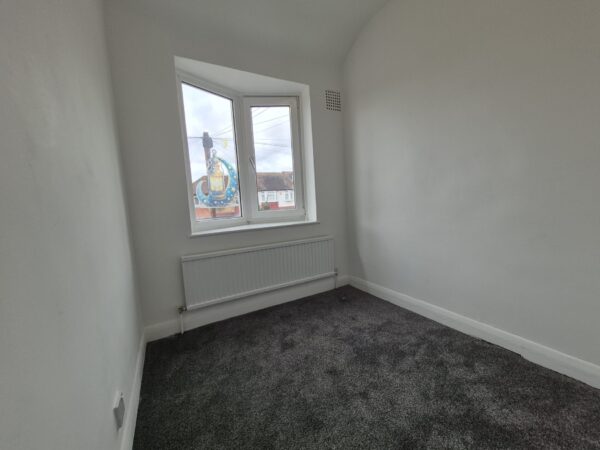 Lynmouth Gardens, Perivale, UB6