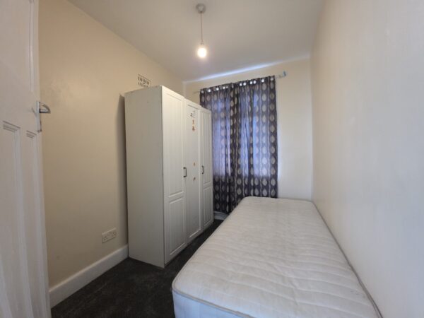 Dene Avenue, Hounslow