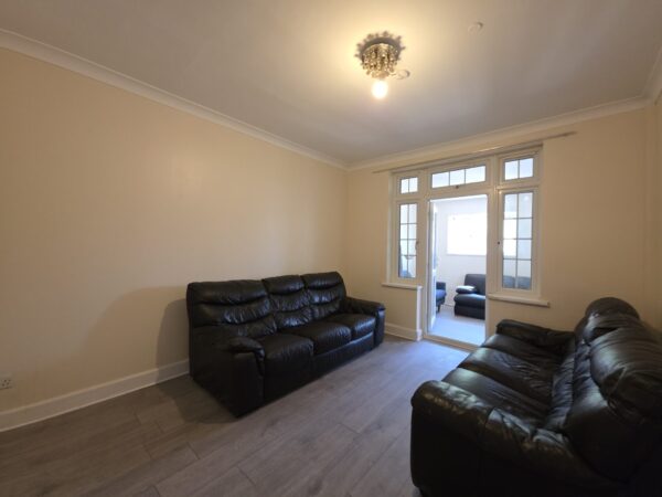 Dene Avenue, Hounslow