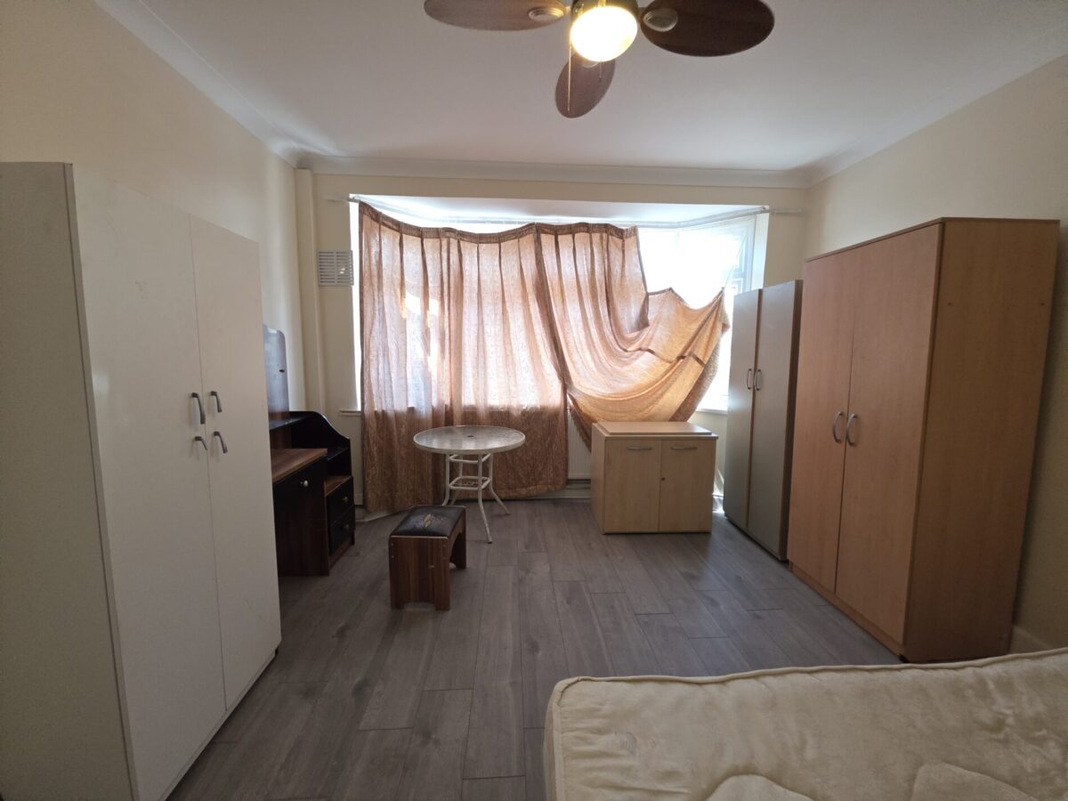 Dene Avenue, Hounslow