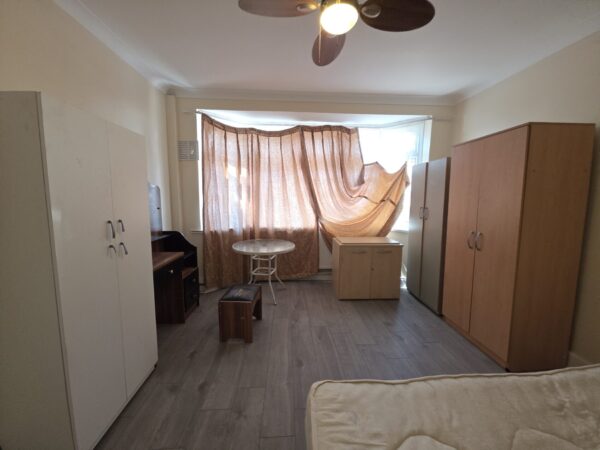 Dene Avenue, Hounslow