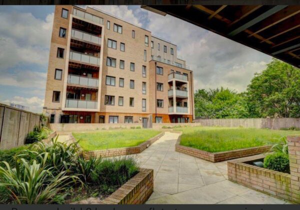 Topaz Apartments, Hounslow High Street, TW3
