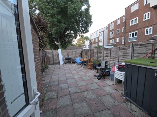 Swinfield Close, Feltham, TW13