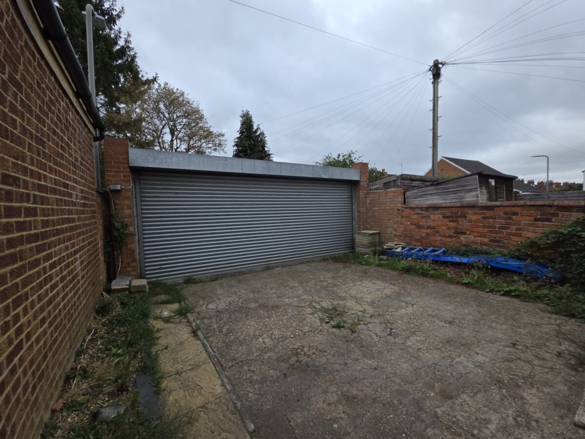 Stratford Road, Wolverton, MK12